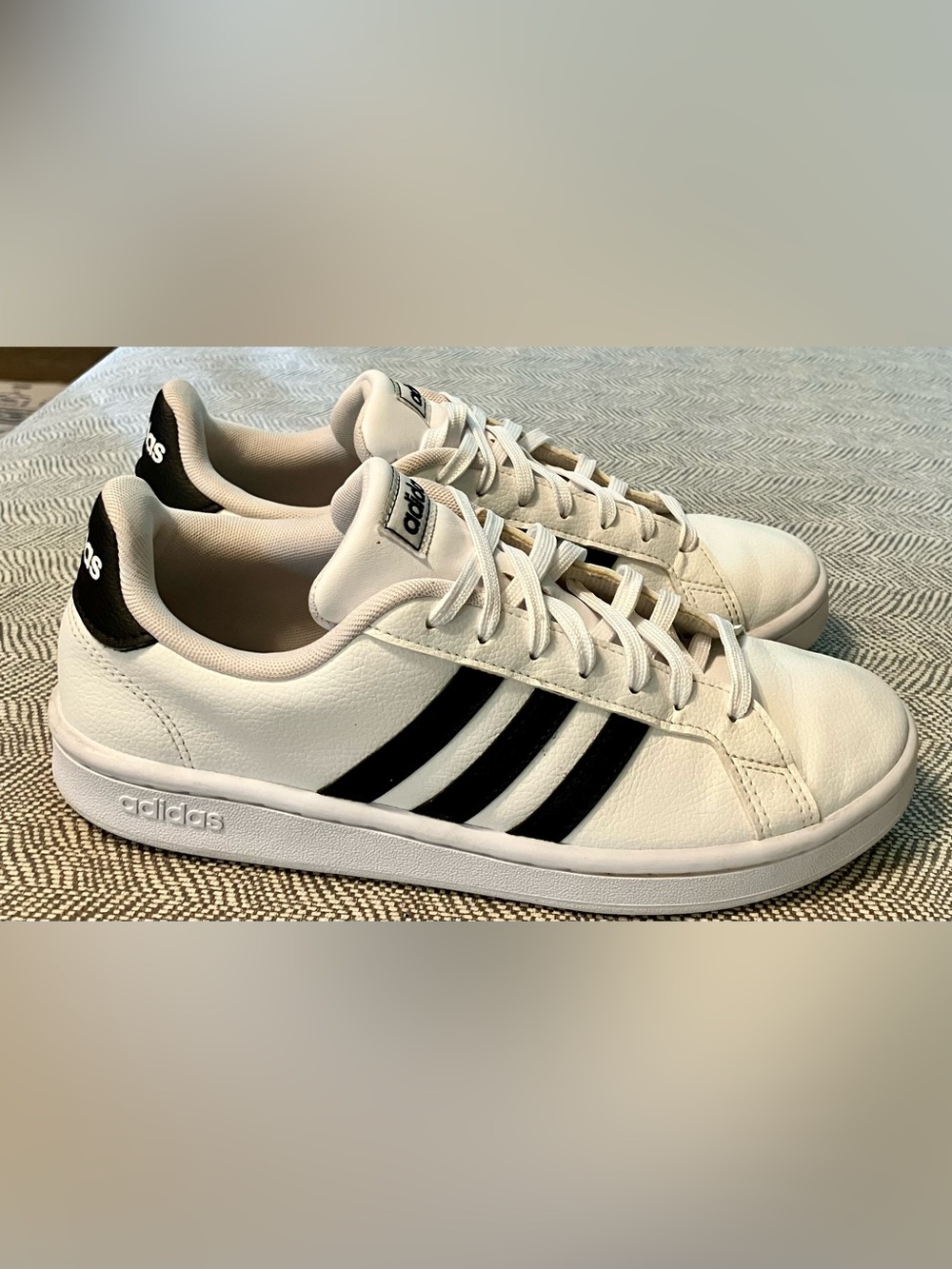Adidas Womens Cloudfoam comfort black/White Casual Shoes Sneakers Size 8